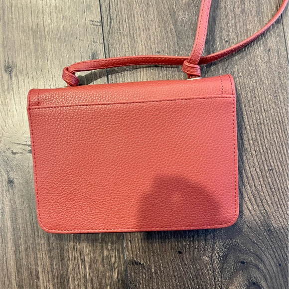 Steve Madden Purse with Over the Shoulder Strap - Picture 3 of 6